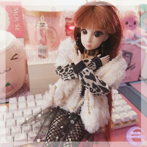 Fancy Fashion Doll 💖 - Picture 4 of 6